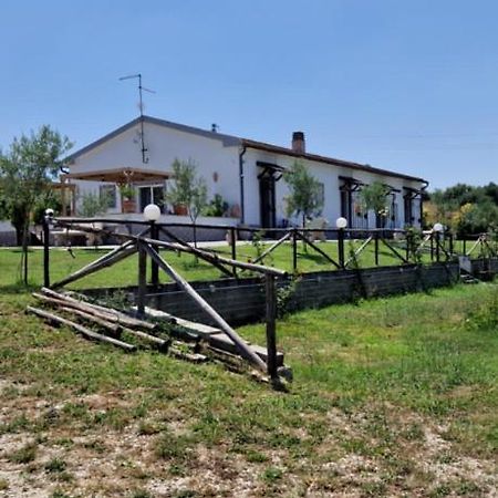 Casale Bianco Al Casello Dell' Autostrada Guidonia Exteriér fotografie