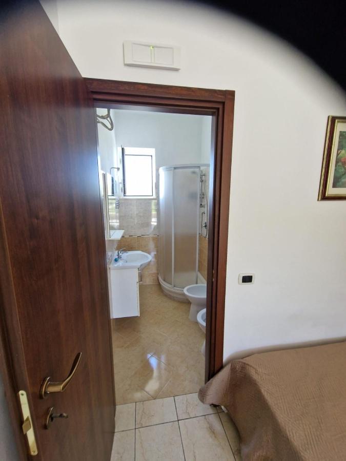 Casale Bianco Al Casello Dell' Autostrada Guidonia Exteriér fotografie