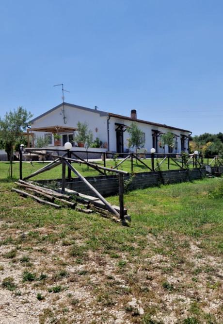 Casale Bianco Al Casello Dell' Autostrada Guidonia Exteriér fotografie